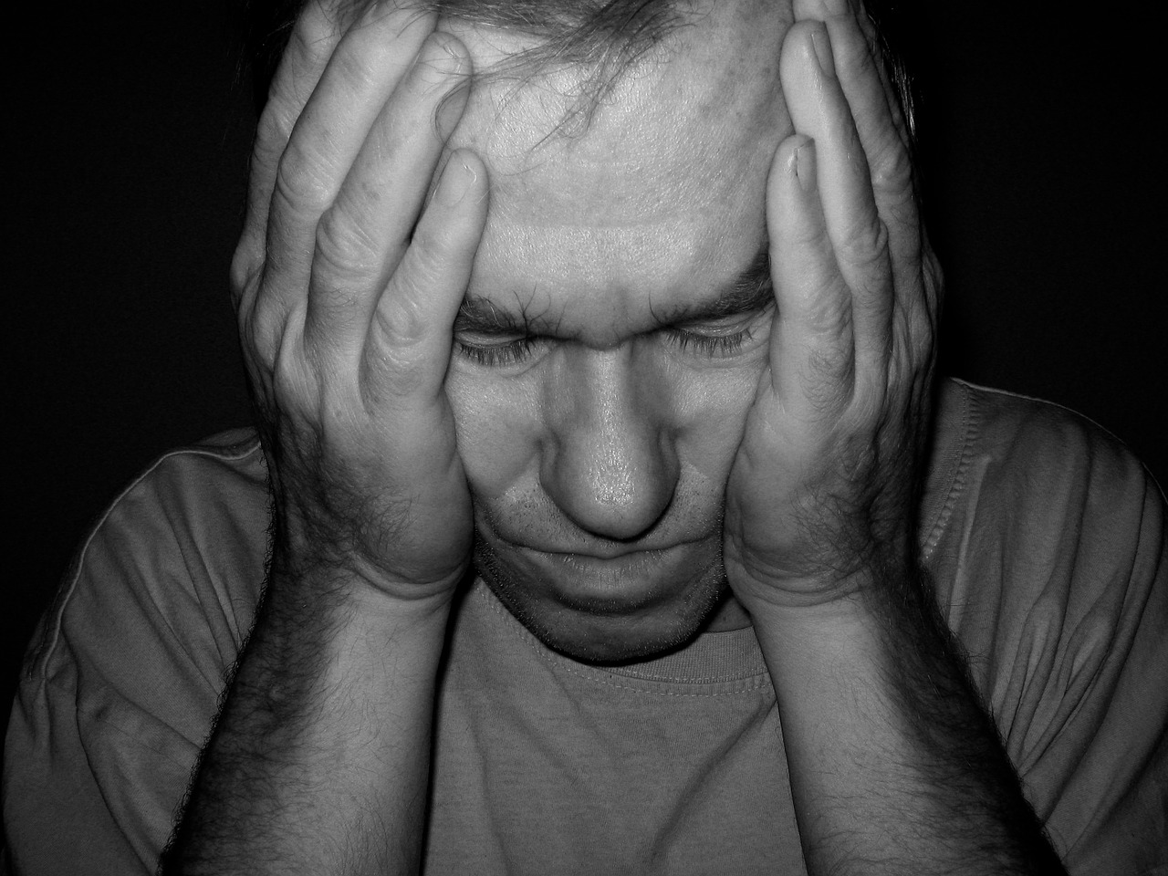 Białe plamki w jamie ustnej? To mogą być wrzody